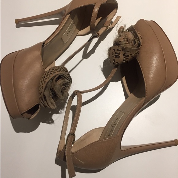 Valentino Garavani t-strap platform pump - Picture 3 of 5